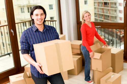 Cubic-yard pricing concept for moving van service